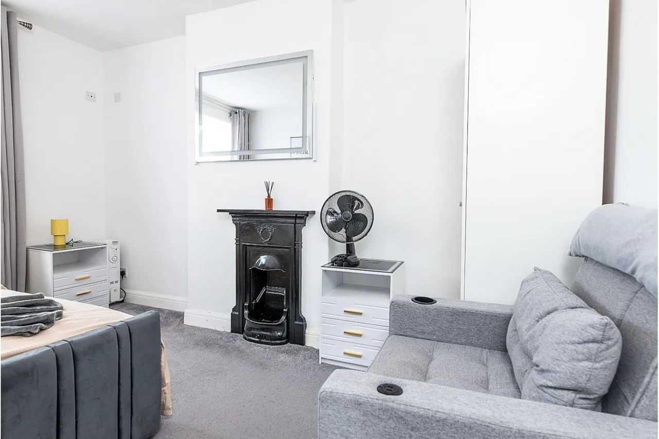 Hollydale Road, Nottingham, NG3, photo 30