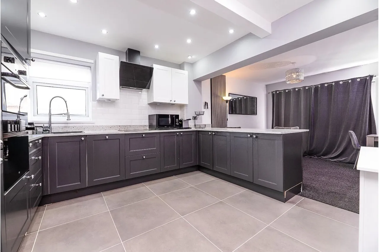 Hollydale Road, Nottingham, NG3, photo 2