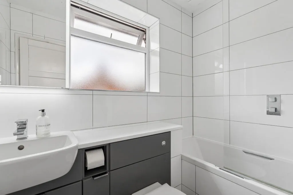 Waborne Road, Bourne End SL8 5LH, photo 9
