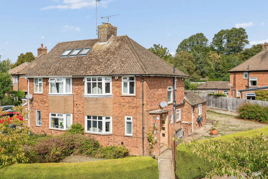 3 bed house for sale — Waborne Road, Bourne End SL8 5LH