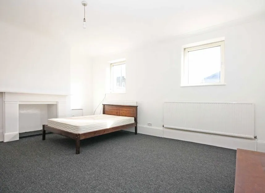 3 bed flat to rent — Uxbridge Road, Shepherds Bush, W12
