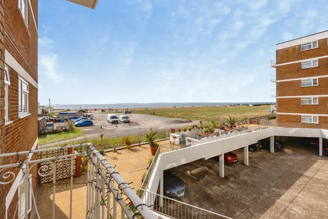 Sea Front, Hayling Island, PO11, photo 7
