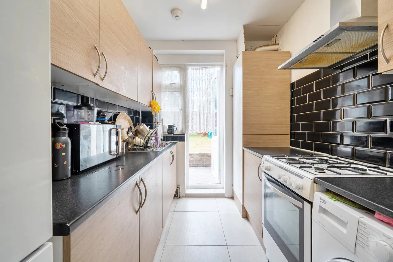 Curzon Avenue, Stanmore, HA7, photo 5