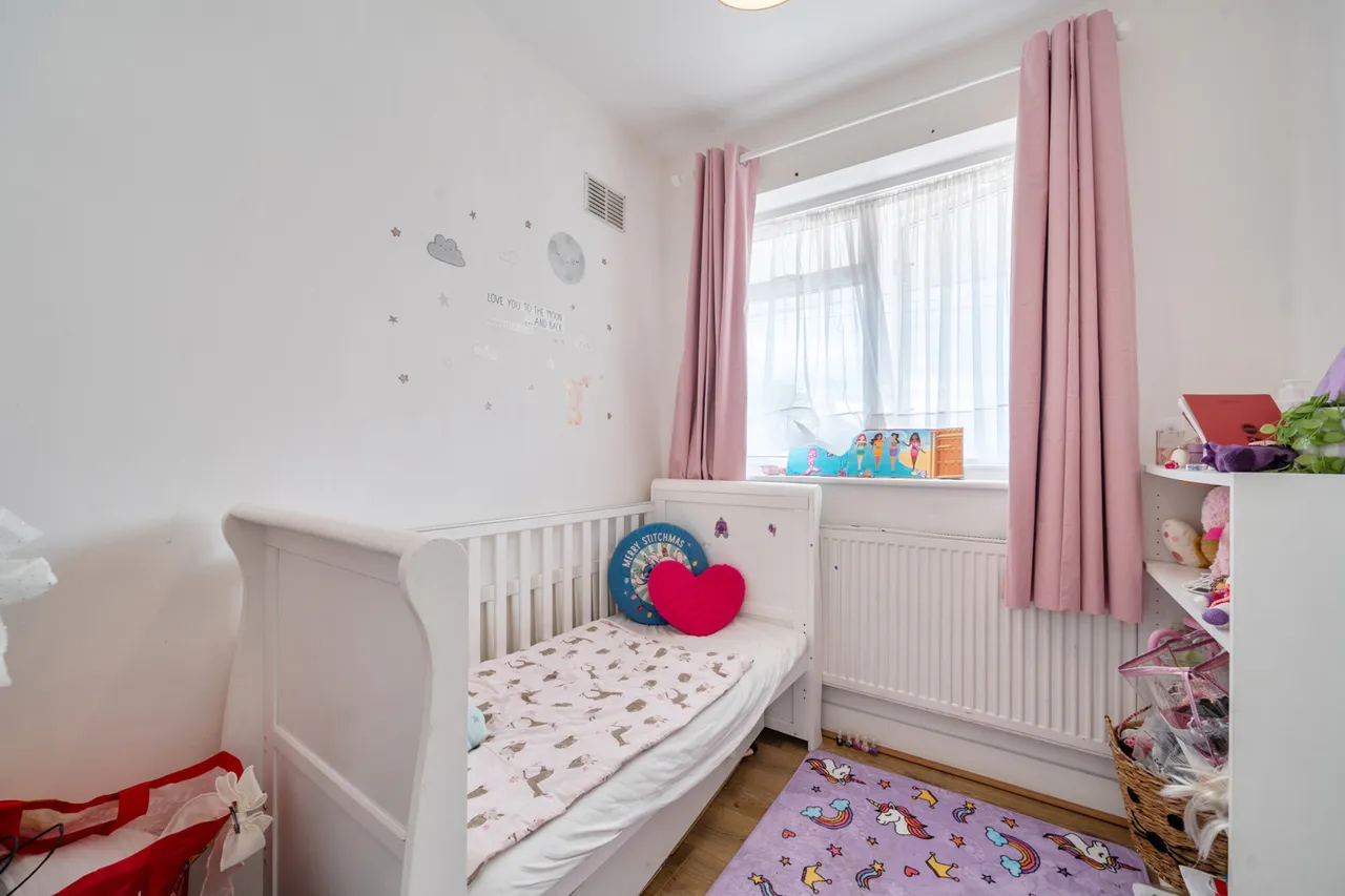 Curzon Avenue, Stanmore, HA7, photo 13