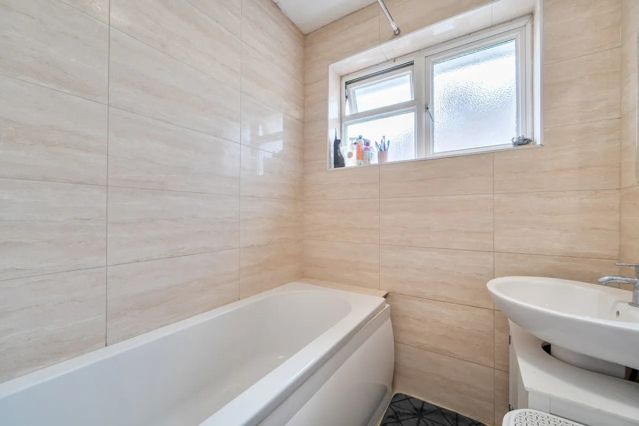 Curzon Avenue, Stanmore, HA7, photo 8