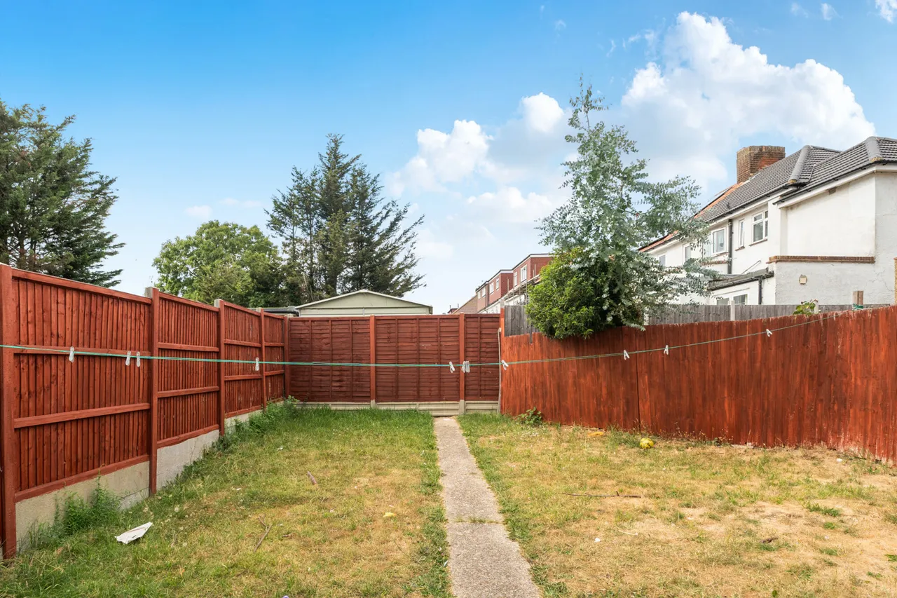Curzon Avenue, Stanmore, HA7, photo 11