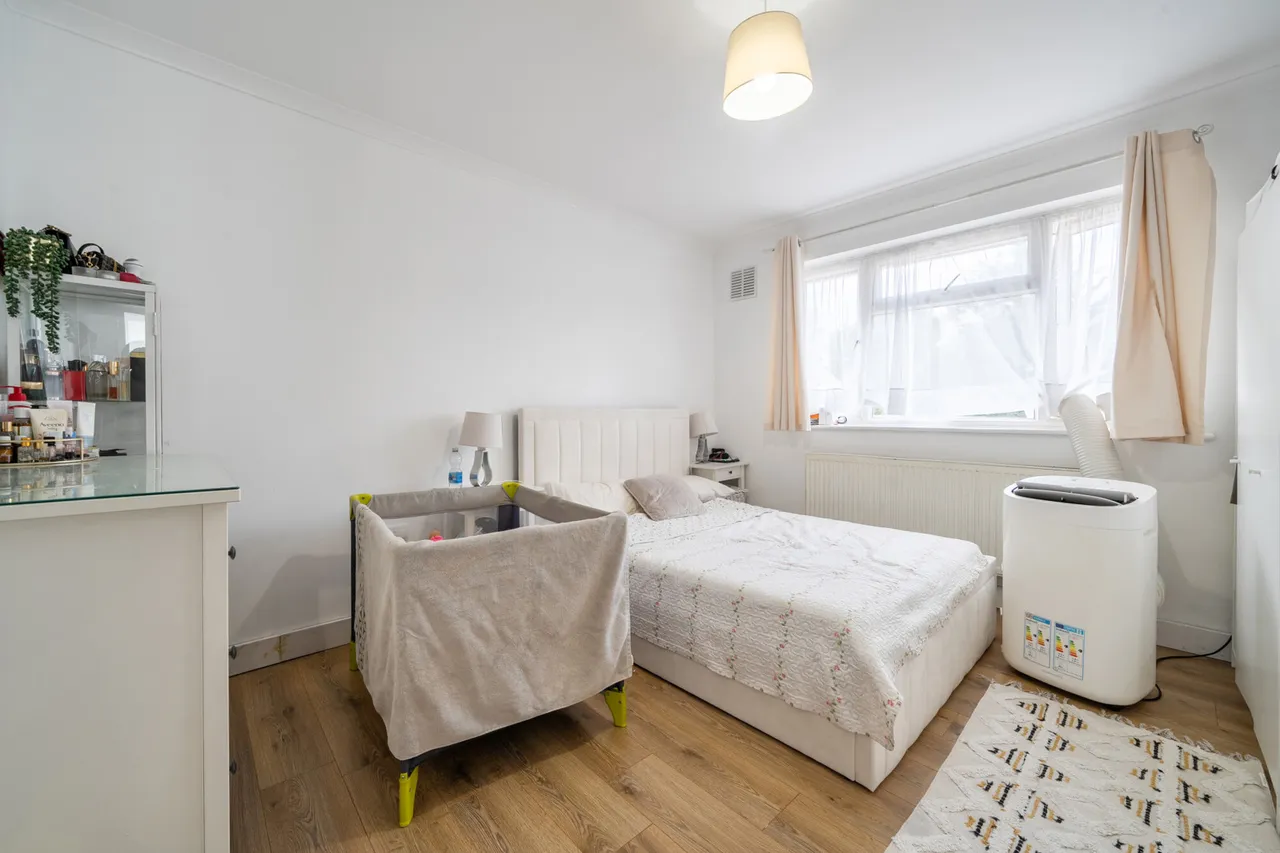 Curzon Avenue, Stanmore, HA7, photo 6