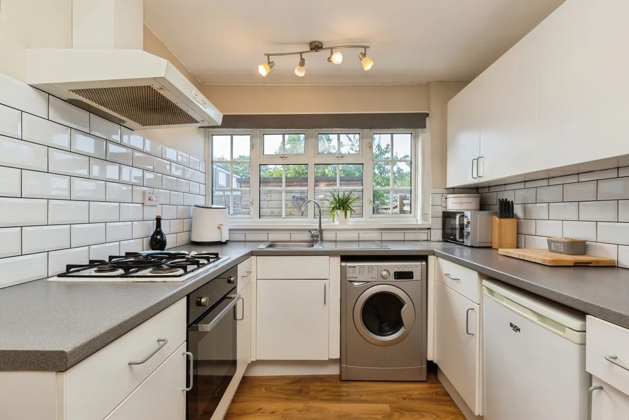 Harvey Road, AYLESBURY, Buckinghamshire, HP21, photo 4