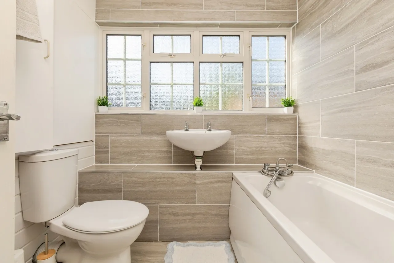 Harvey Road, AYLESBURY, Buckinghamshire, HP21, photo 9