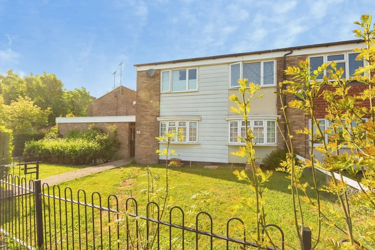 1 bed flat for sale — Harvey Road, AYLESBURY, Buckinghamshire, HP21
