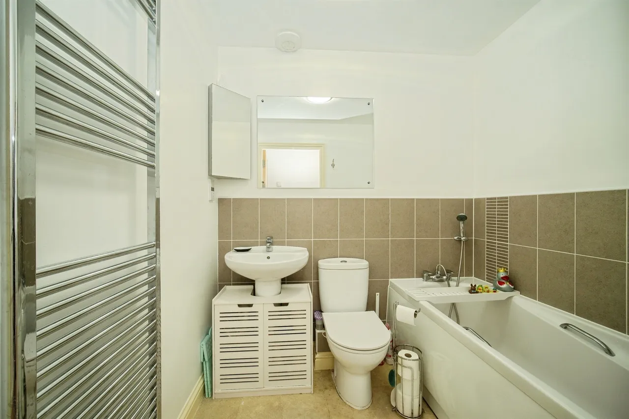 Skippetts Gardens, Basingstoke, RG21, photo 10