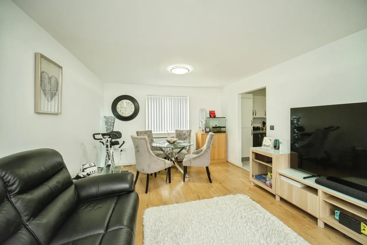 Skippetts Gardens, Basingstoke, RG21, photo 3