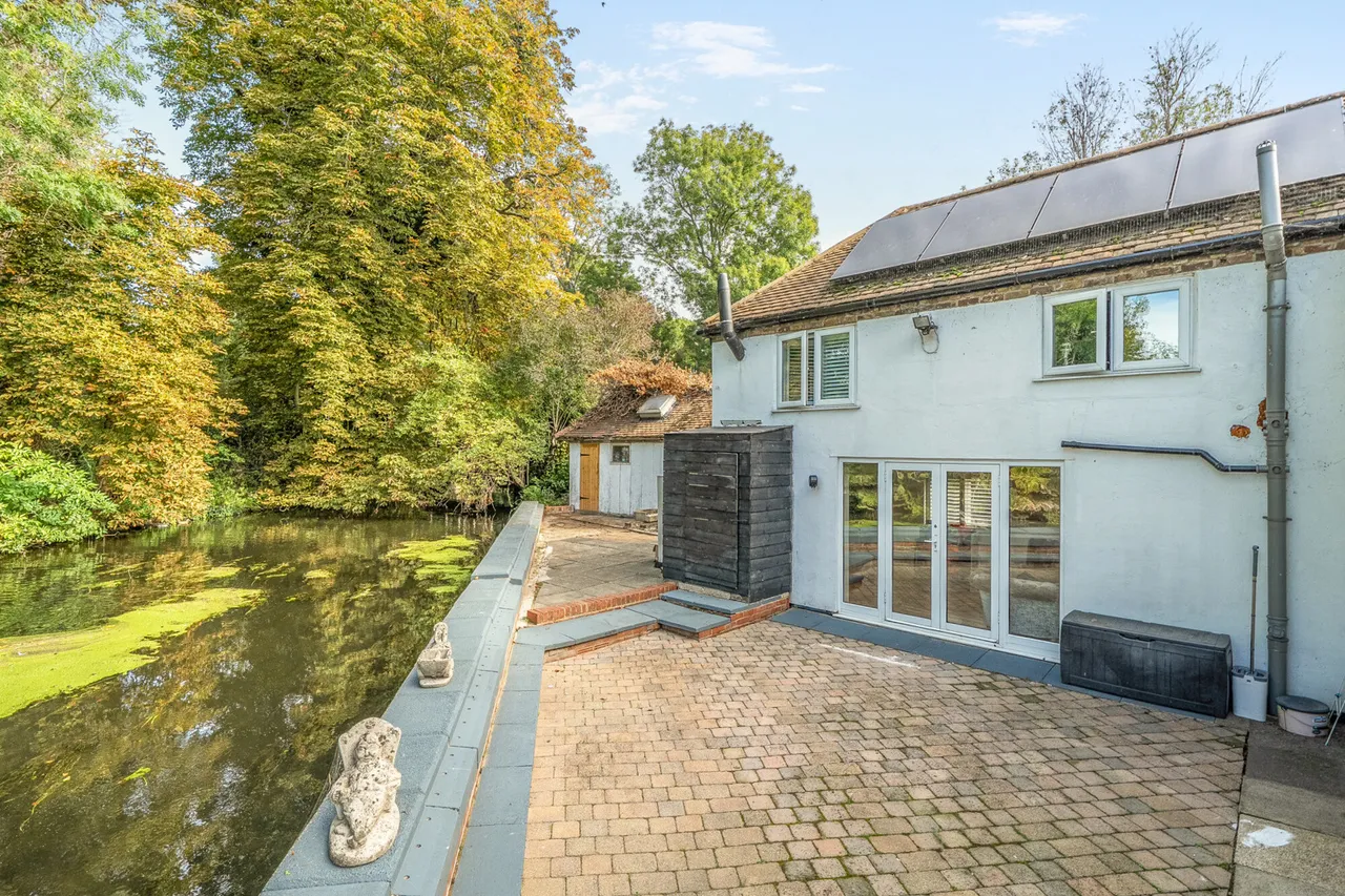 Coppermill Lock, Canal Side, UB9, photo 13
