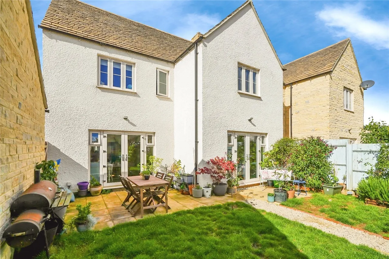 Barnard Mews, Burford, OX18, photo 12