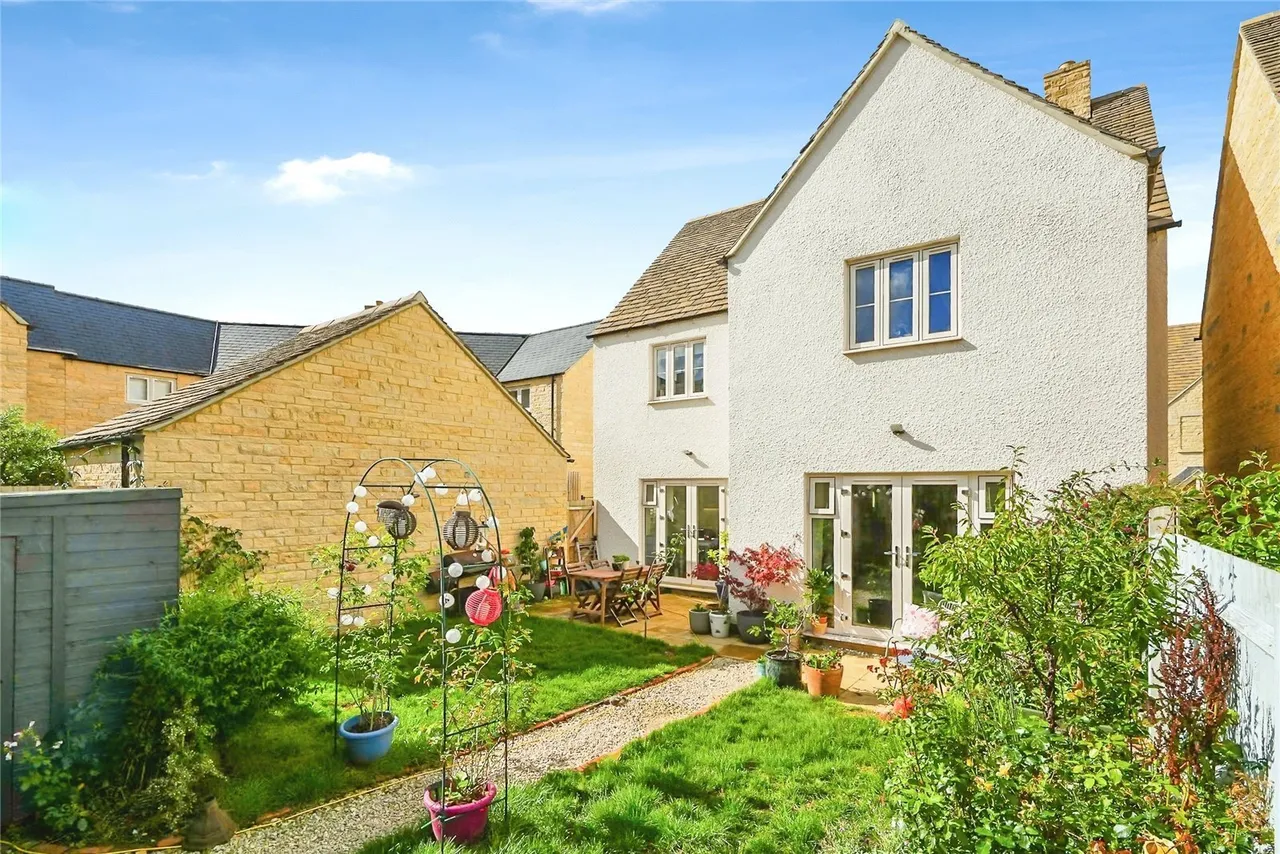 Barnard Mews, Burford, OX18, photo 13
