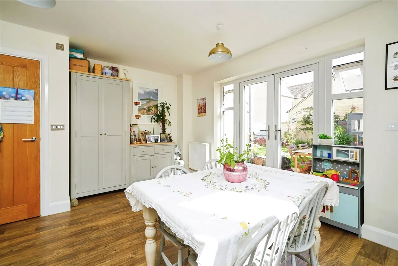 Barnard Mews, Burford, OX18, photo 19