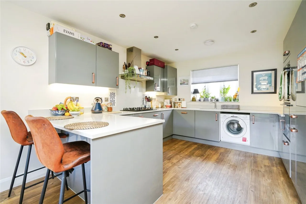Barnard Mews, Burford, OX18, photo 18