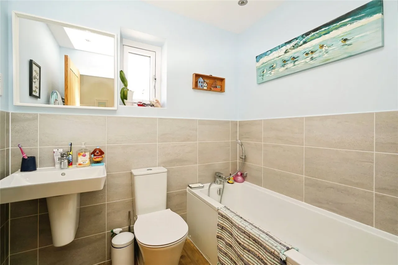 Barnard Mews, Burford, OX18, photo 14