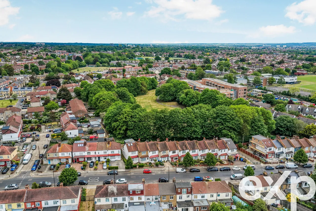 Barrowell Green, Winchmore Hill, N21, photo 3