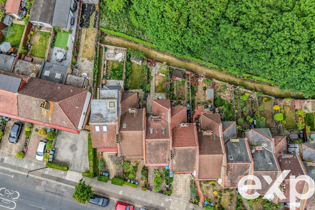 2 bed house for sale — Barrowell Green, Winchmore Hill, N21