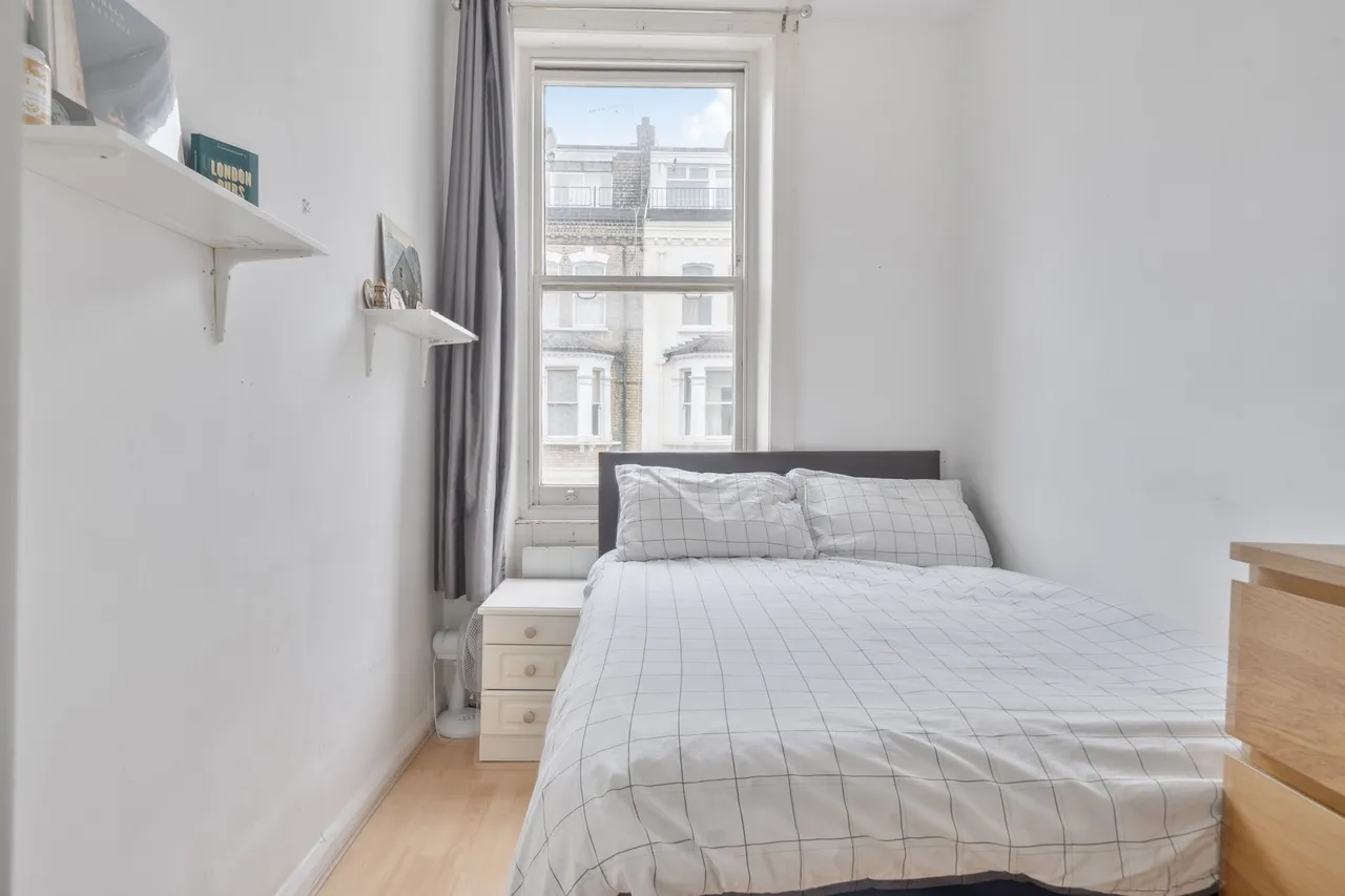 First Floor, 31 Radipole Road, London, photo 6