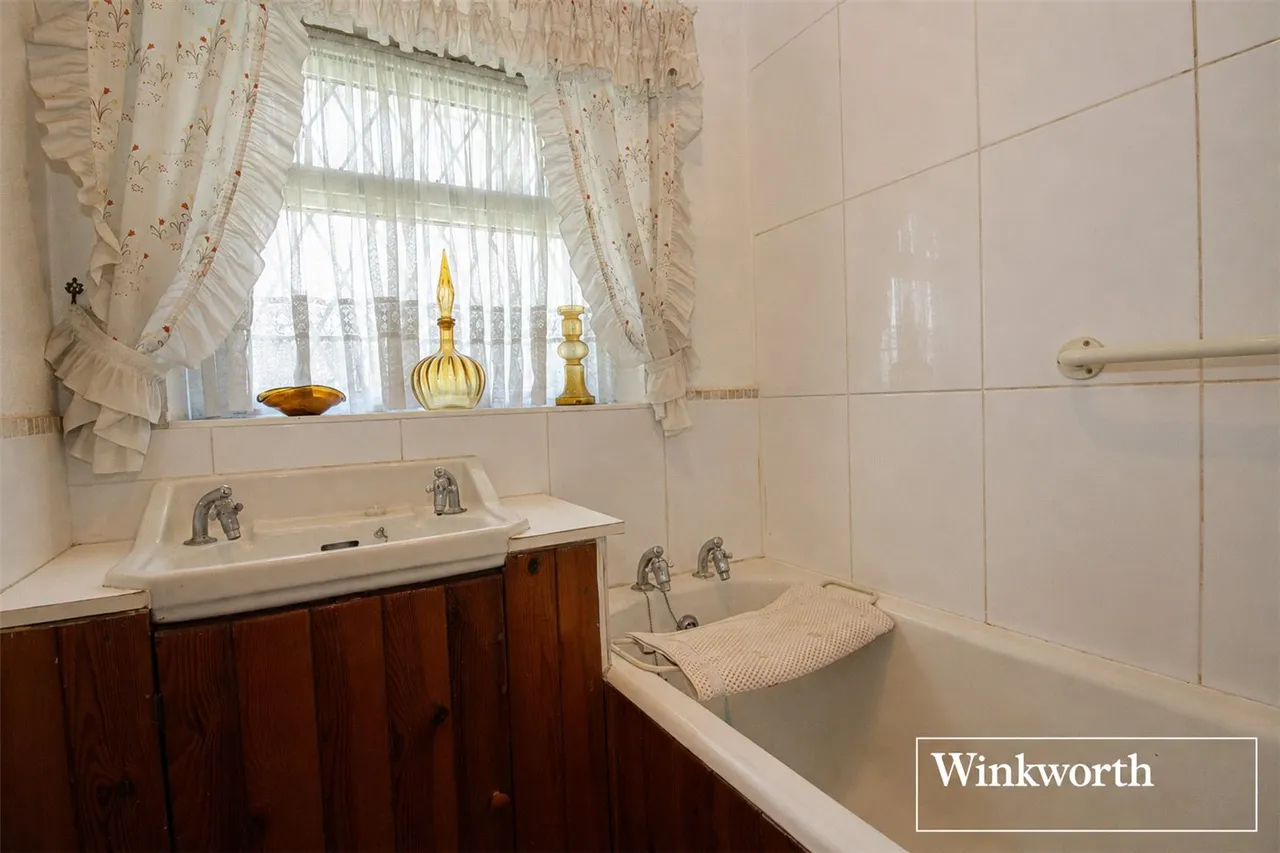 Brook Road, Borehamwood, WD6, photo 13