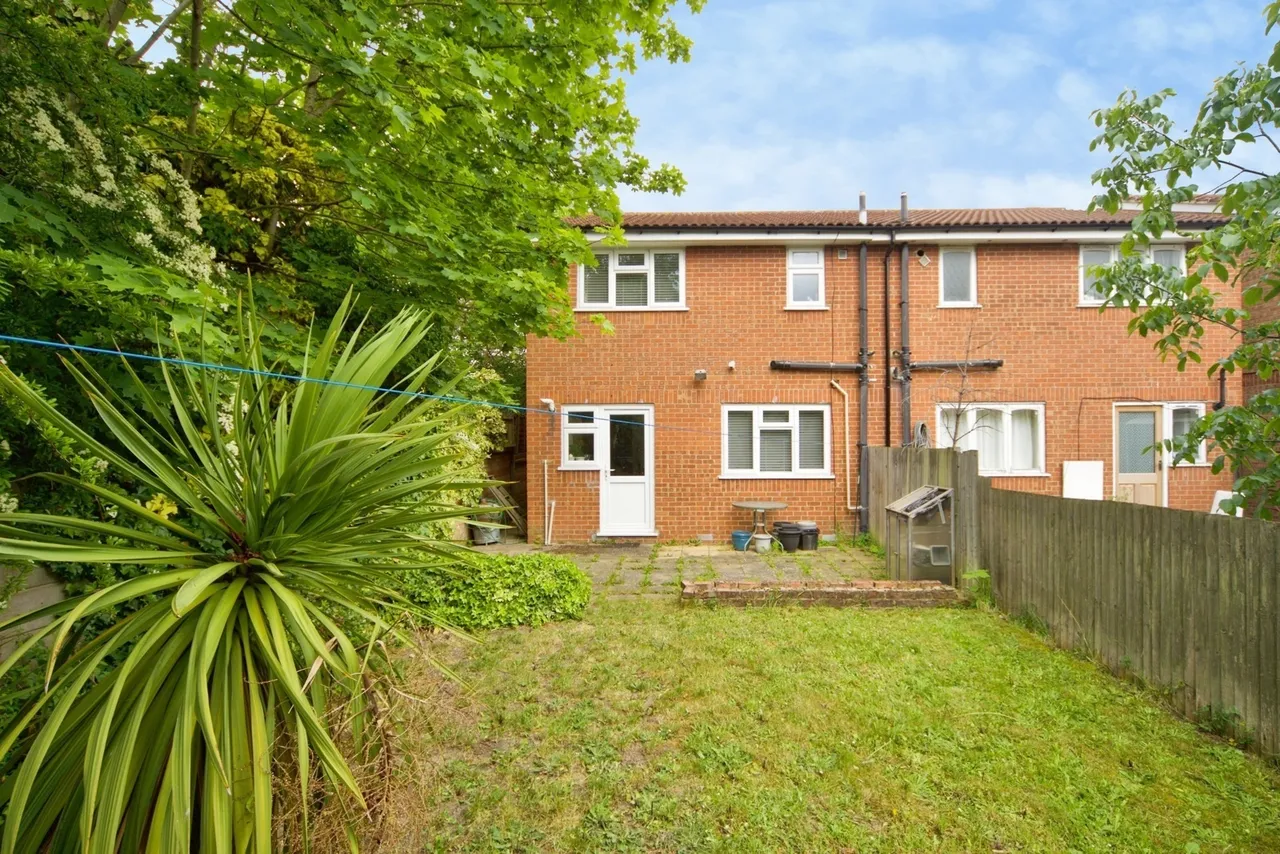 Wigston Close, London, N18, photo 6