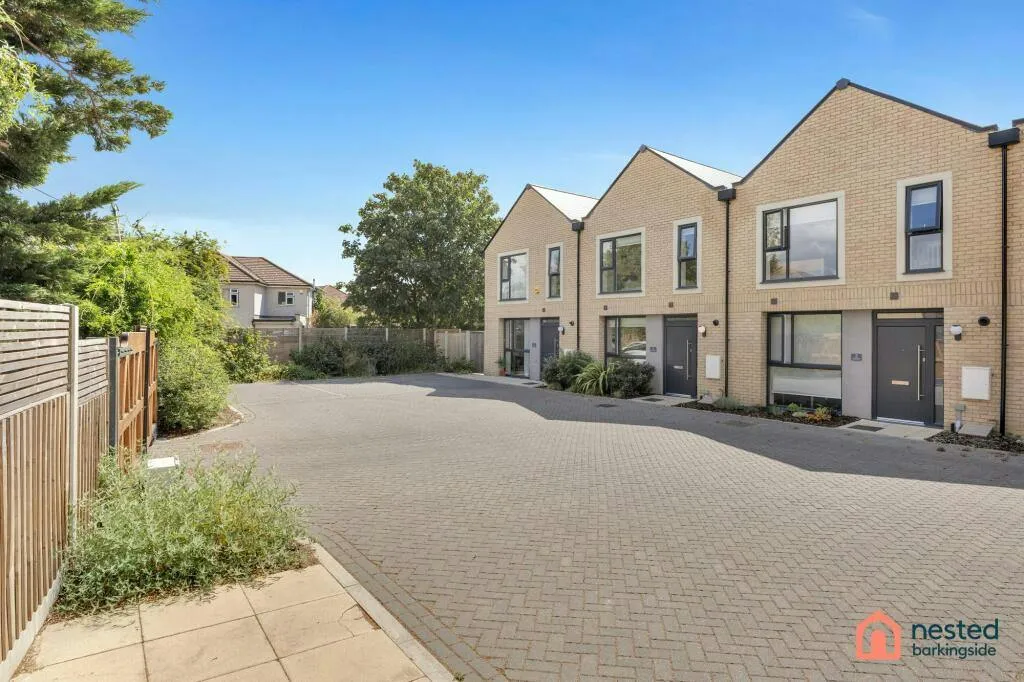 Saffron Mews, Ilford, IG6, photo 25