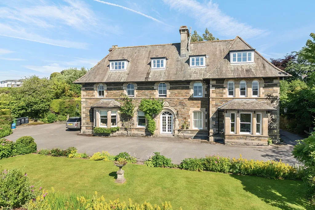 2 bed flat for sale, Thornbarrow Drive, Windermere, LA23