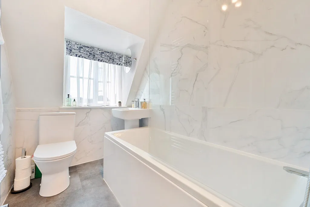 Thornbarrow Drive, Windermere, LA23, photo 11