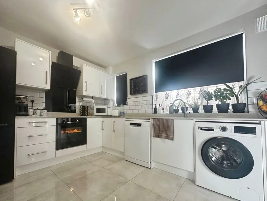 King Georges Way, Hinckley, Leicestershire, LE10, photo 3