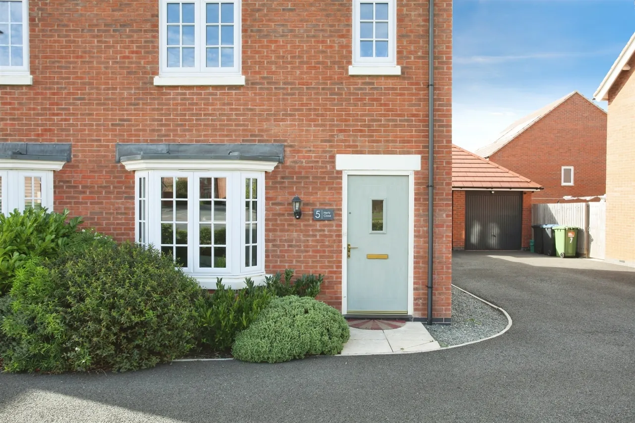 Hertz Close, Houlton, CV23, photo 2