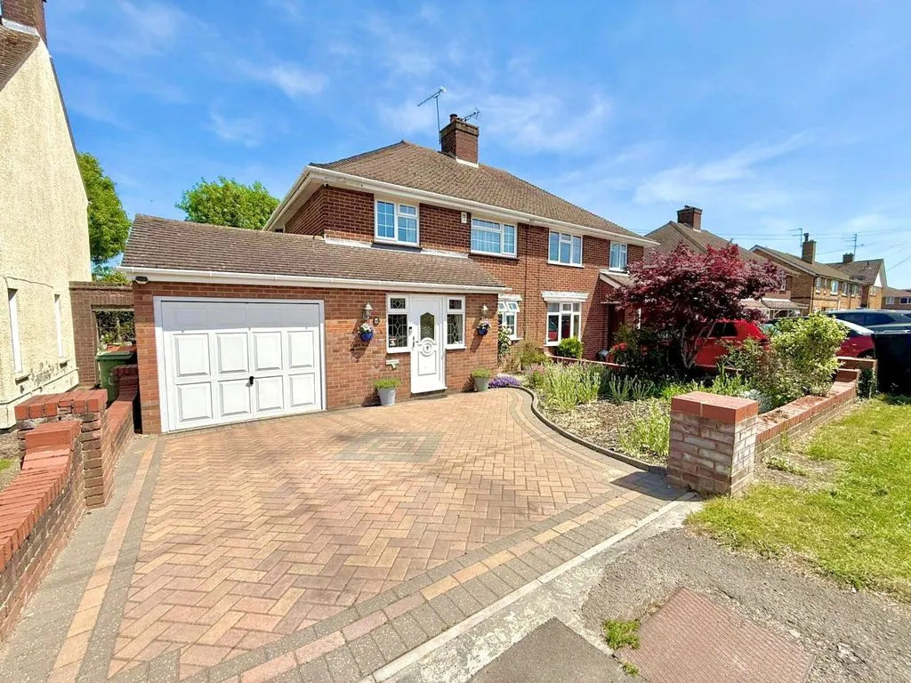 3 bed house for sale — Drovers Way, Dunstable LU6 1AW