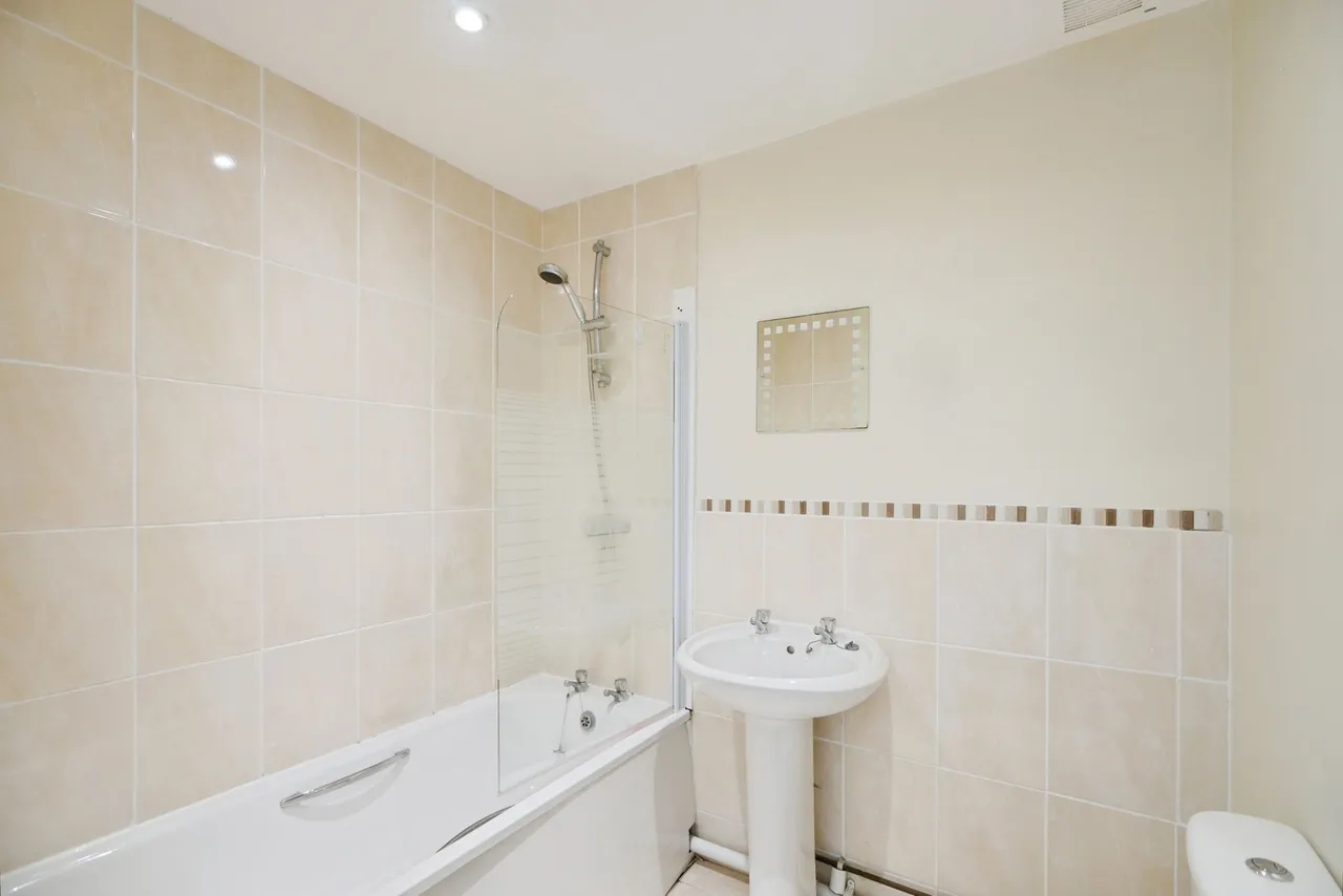 Church Street, Caernarfon, LL55, photo 3