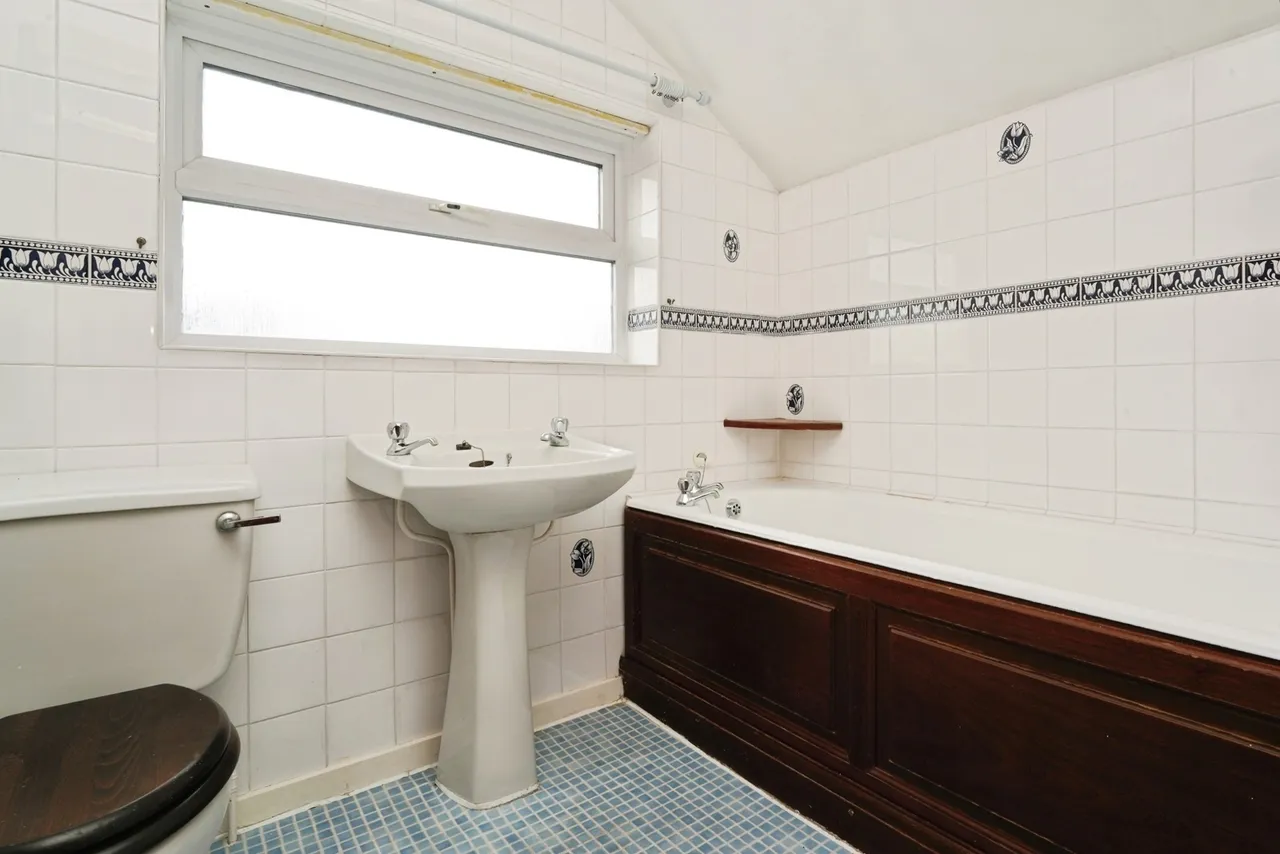 Swanswell Drive, Cheltenham, GL51, photo 12