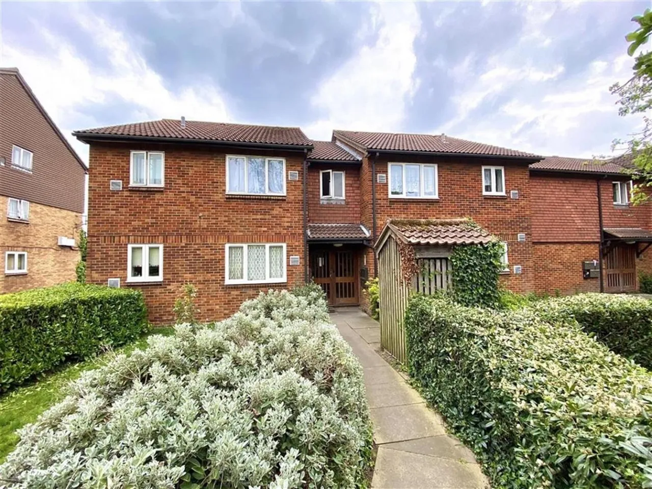 1 bed flat for sale — Brendon Close, Harlington, Middlesex, UB3 5NH