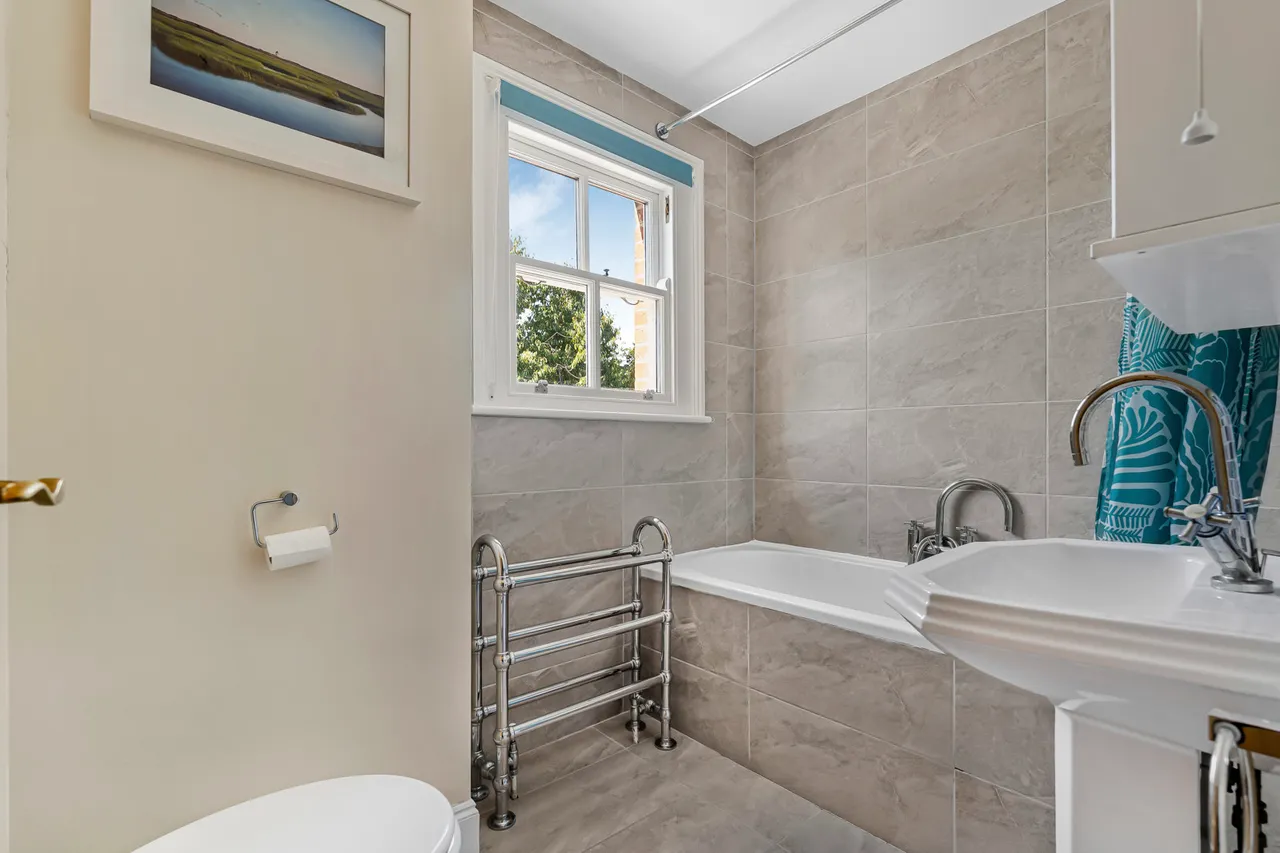 Prospect Road, Rowledge, GU10, photo 8