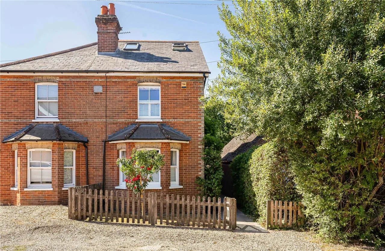 Prospect Road, Rowledge, GU10, photo 11