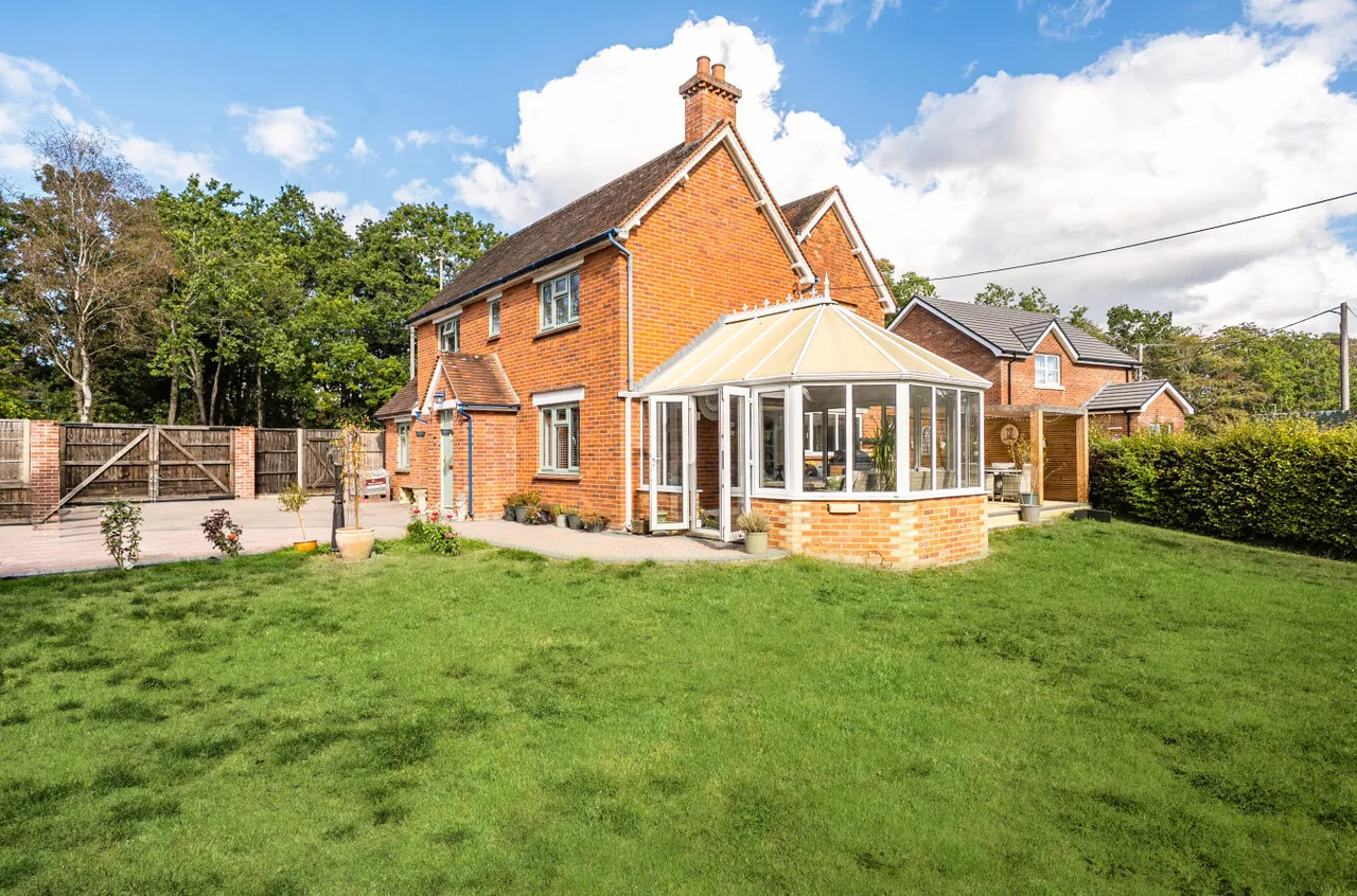Bishopswood Lane, Baughurst, RG26, photo 9