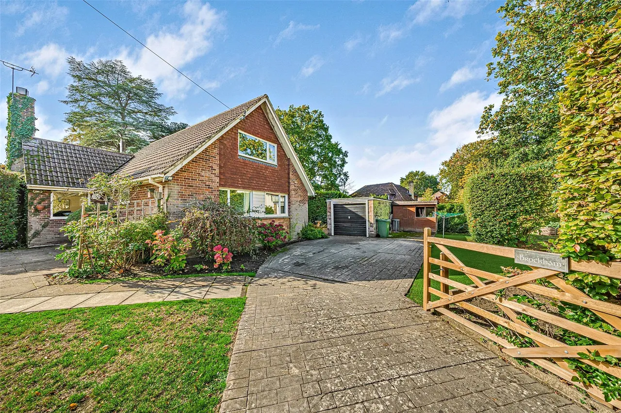 4 bed house for sale, St. Catherines, Woking, GU22