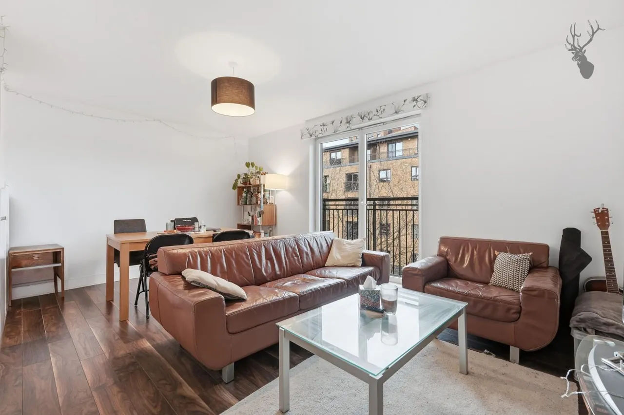 2 bed flat for sale, Capulet Square, London, E3