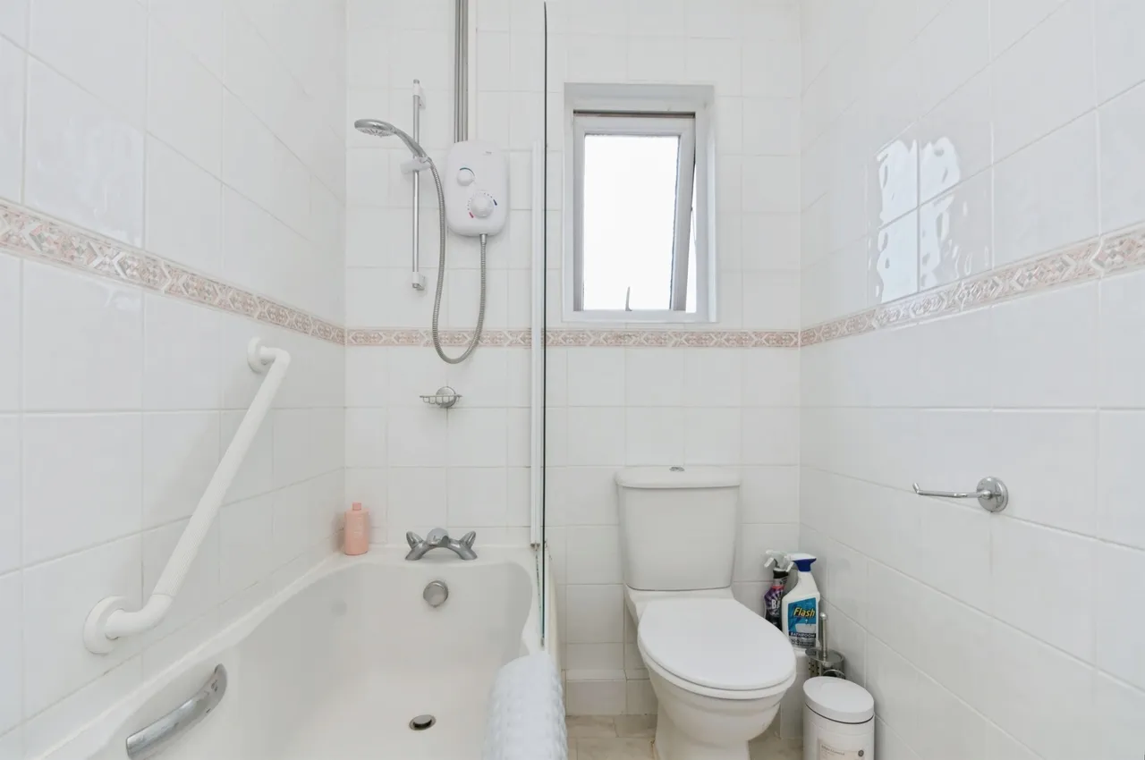 Gardner Close, Eastbourne, BN23, photo 16