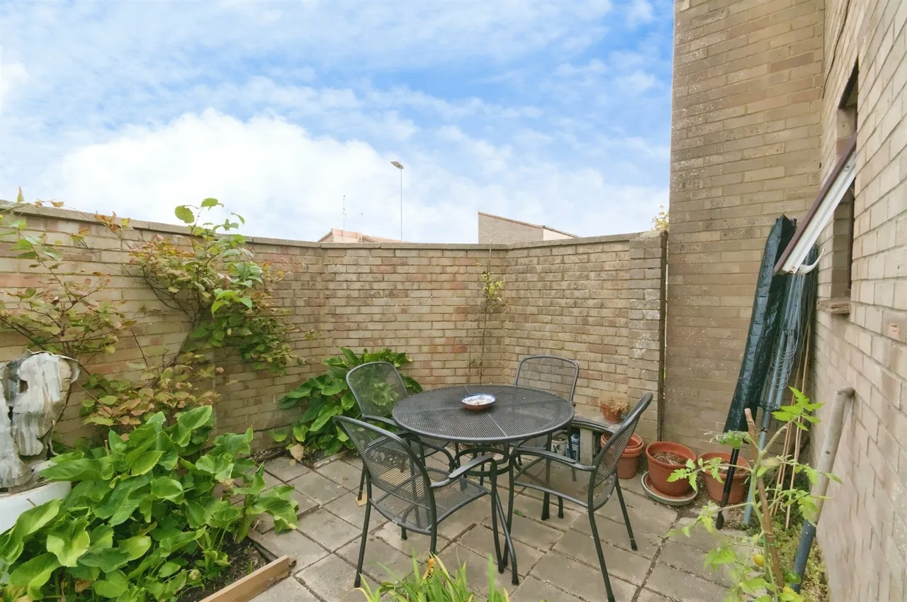 Gardner Close, Eastbourne, BN23, photo 18