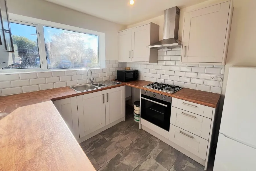 2 bed flat to rent, Fairlands Court, Fairlands, GU3