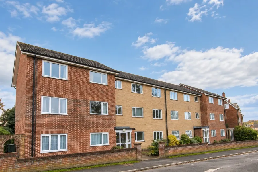 Fairlands Court, Fairlands, GU3, photo 2