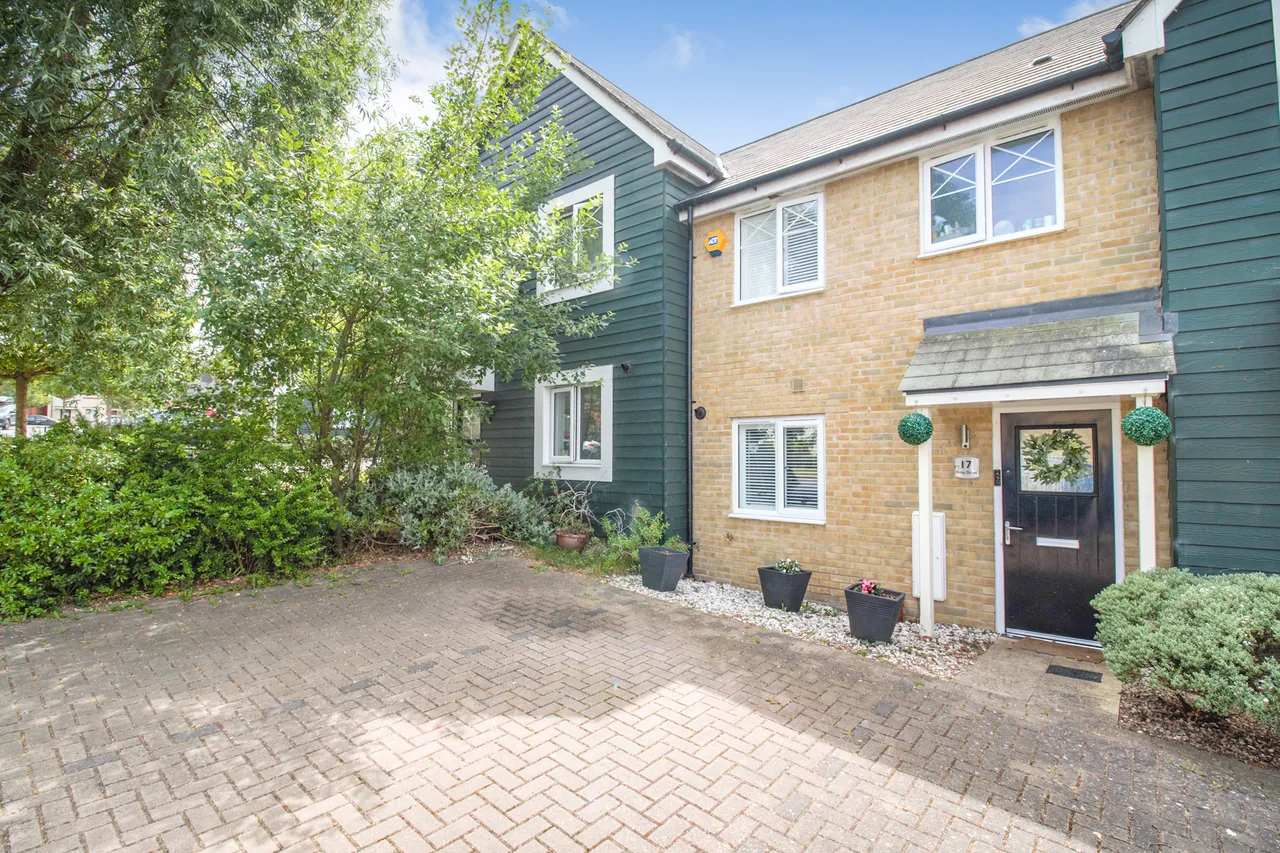 3 bed house for sale — Rana Drive, Church Crookham, Fleet, GU52 8AJ