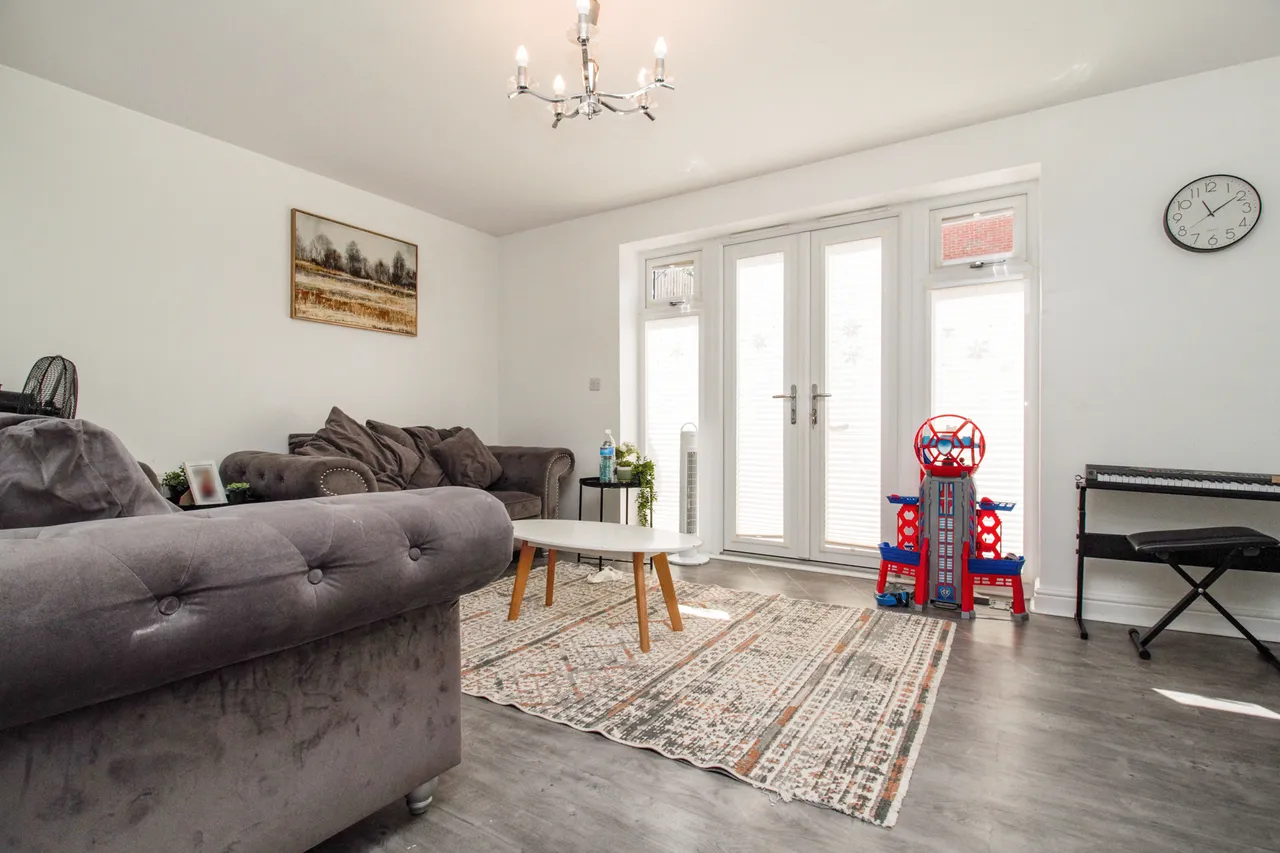Rana Drive, Church Crookham, Fleet, GU52 8AJ, photo 2