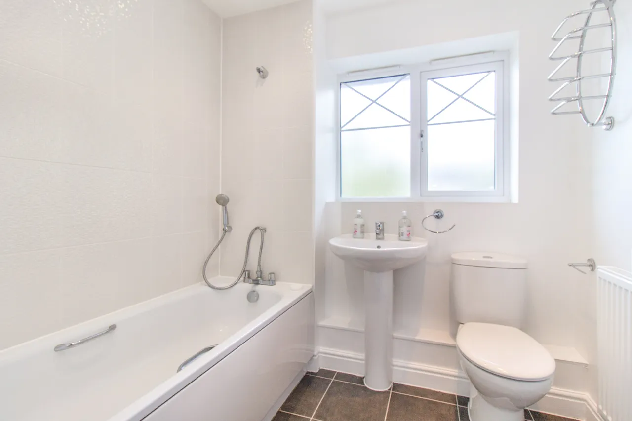 Rana Drive, Church Crookham, Fleet, GU52 8AJ, photo 9