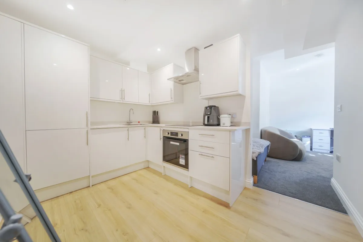 Kingston Road, London, SW20, photo 4