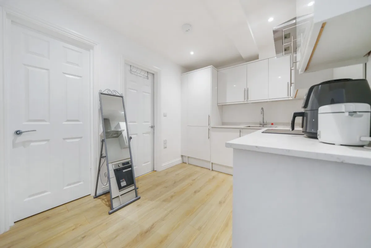 Kingston Road, London, SW20, photo 3